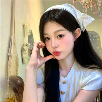 红色机尾